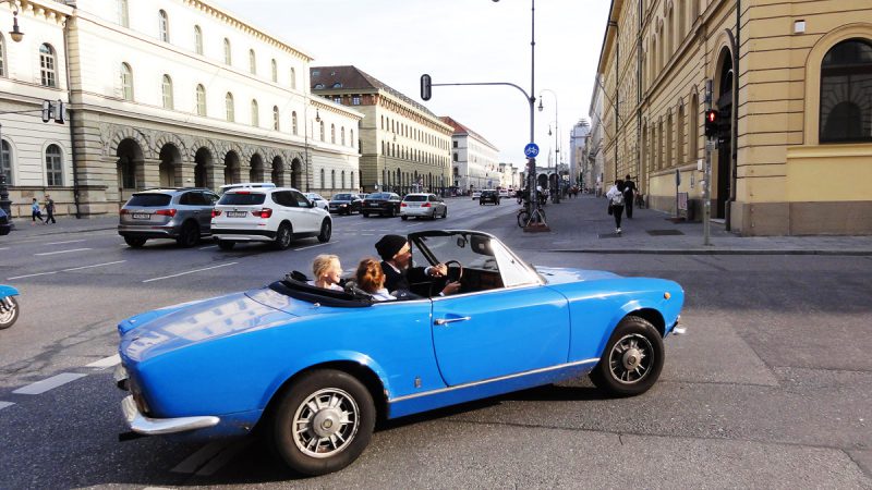 Улицы Мюнхена и ретро автомобили немецкого производства